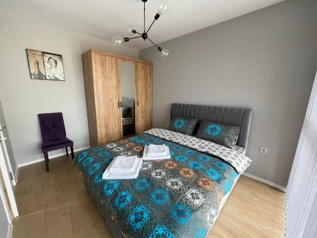 Apartments Mir Varna City Bagian luar foto